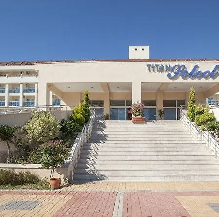 Titan Select Ultra 5*