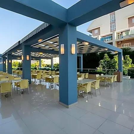 Titan Select Ultra Hotel