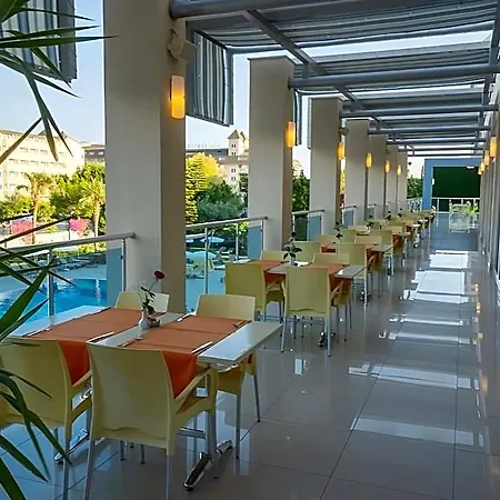 Titan Select Ultra Hotel