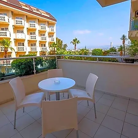 Titan Select Ultra Hotel Konaklı