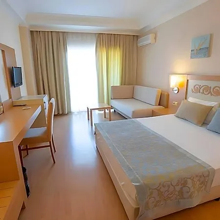 Hotel Titan Select Ultra Konaklı