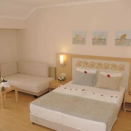 Titan Select Ultra Hotel Konaklı