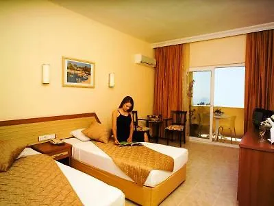 Titan Select Ultra Hotel Konaklı