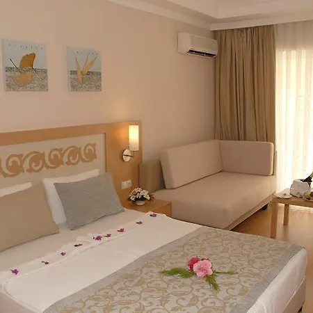 Titan Select Ultra Hotel Konaklı