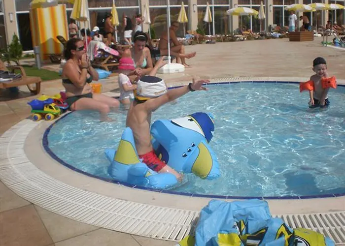 Hotel Titan Select Ultra Konaklı