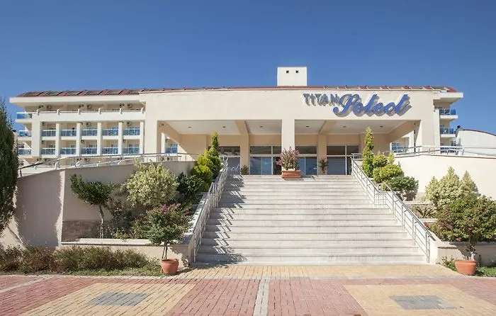 Titan Select Ultra 5*