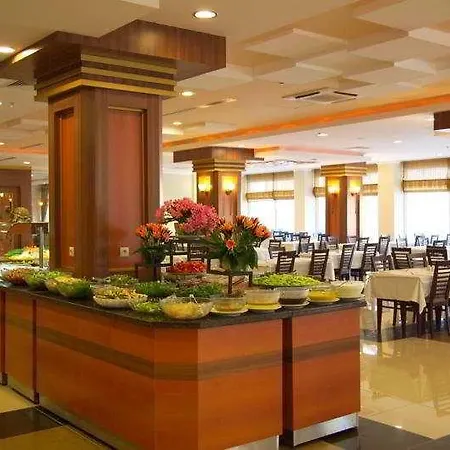 Hotel Titan Select Ultra Konaklı