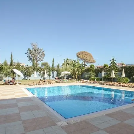 Titan Select Ultra Hotel